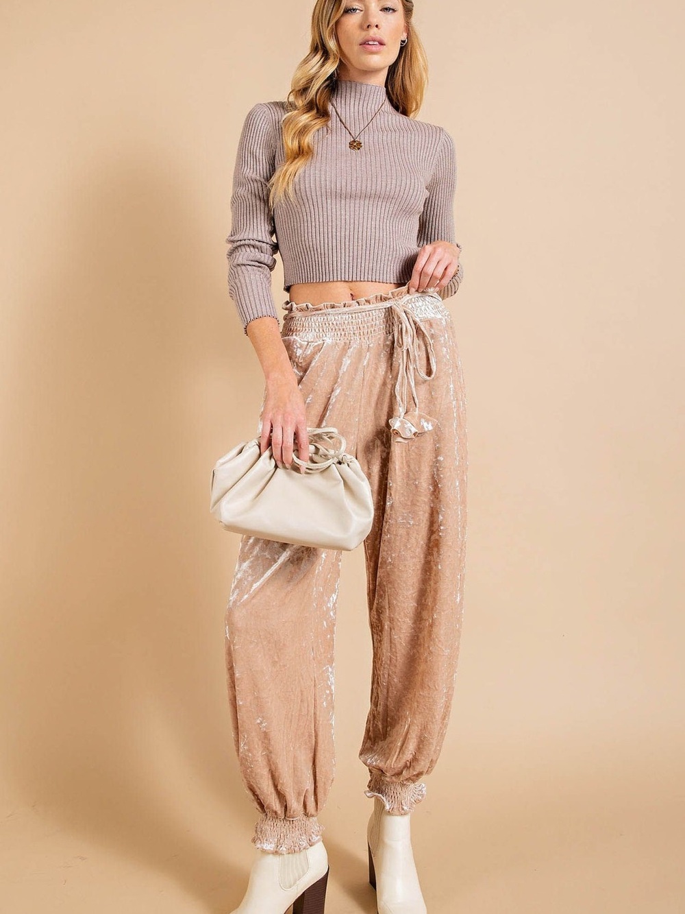 KORI Soft Velvet Crinkle Joggers | Size Small | Beige 🤍